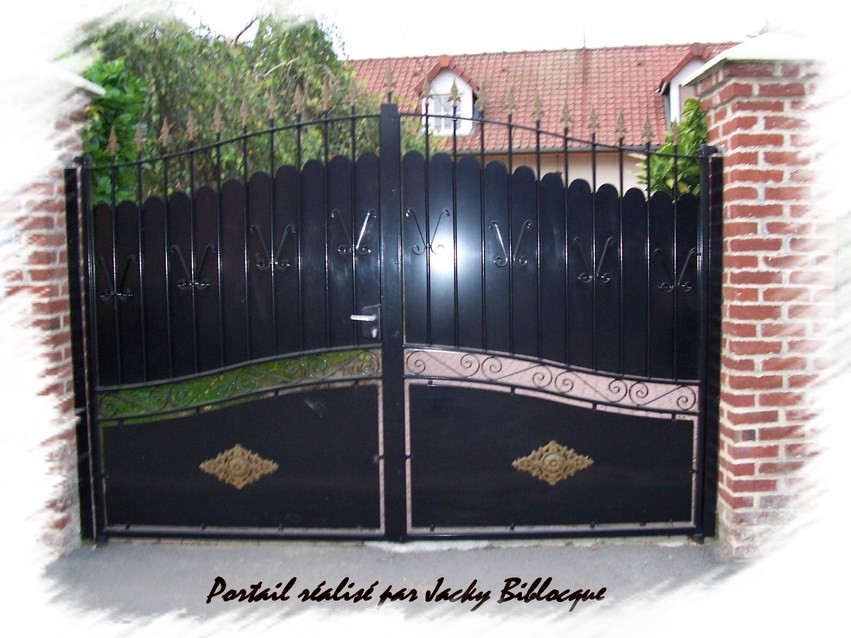 ferronnerie, portes portails, somme, doullens, auxi les chateau, abbeville, portail fer forgé, portail coulissant motorise, fabrication portail sur mesure, portail à deux vantaux, portail battant, portail industriel, portail avec portillon ferronnerie, portes portails, somme, doullens, auxi les chateau, abbeville, portail fer forgé, portail coulissant motorise, fabrication portail sur mesure, portail à deux vantaux, portail battant, portail industriel, portail avec portillon
